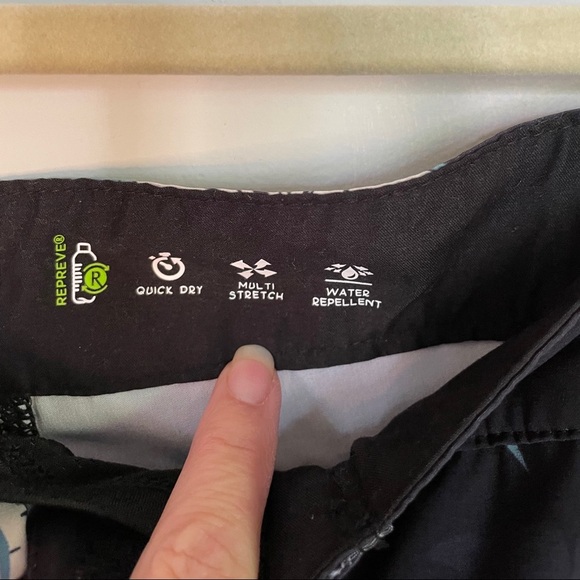 NWOT Salty Crew Men’s Sz 34” waist board shorts beach surf swim trunks - Picture 7 of 10